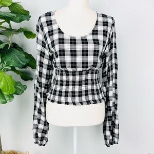 SIM & SAM Cropped Black & White Smocked Buffalo Plaid Long Sleeve Crop Midi Top
